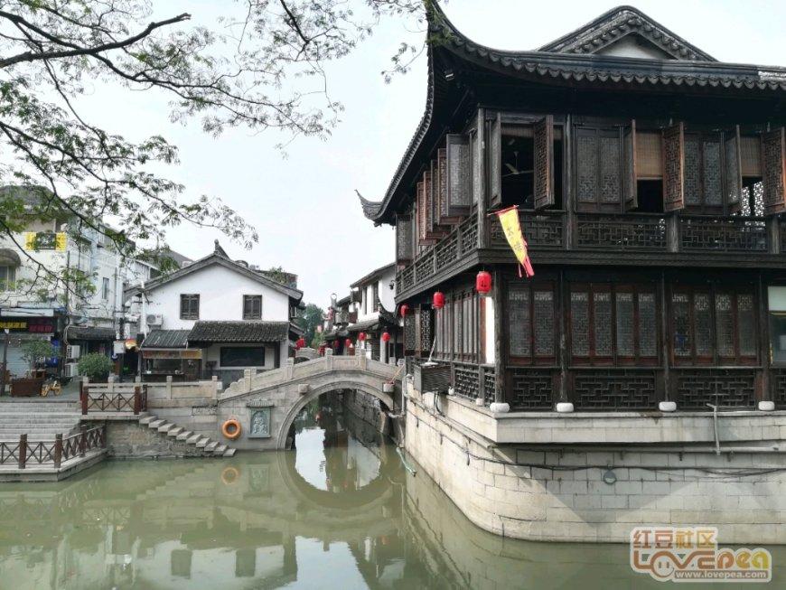 我国新能源汽车产销量占全球比重超过60%,连续9年位居世界第一